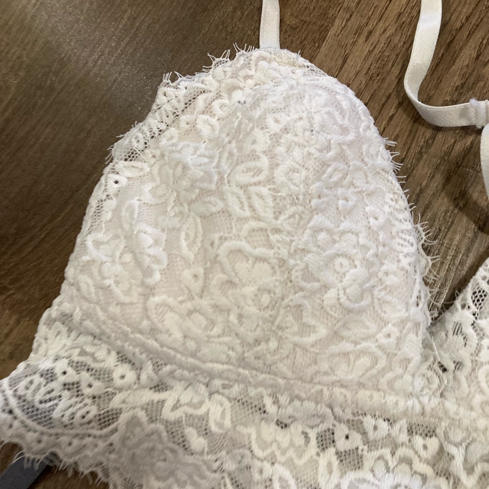 Aerie white lace bral pull over wireless size XS - Picture 3 of 8